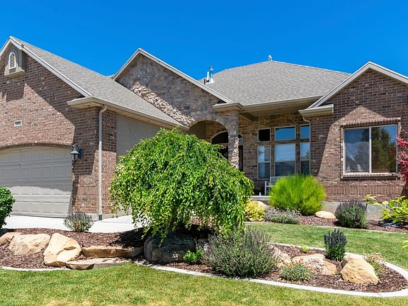 2nd image of 3302 N Alpine Vista Way