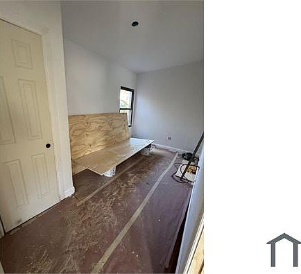 2nd image of 119-29 202nd St #1