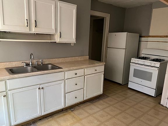 4th image of 1036 Elmwood Ave #3