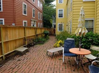 206 Washington St #2, Marblehead, MA 01945