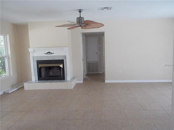 3rd image of 724 Oakwood Dr