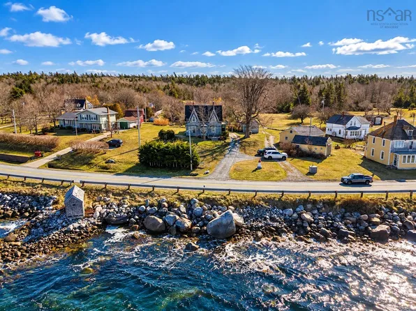 1247 Sandy Point Rd, Shelburne, NS B0T 1W0
