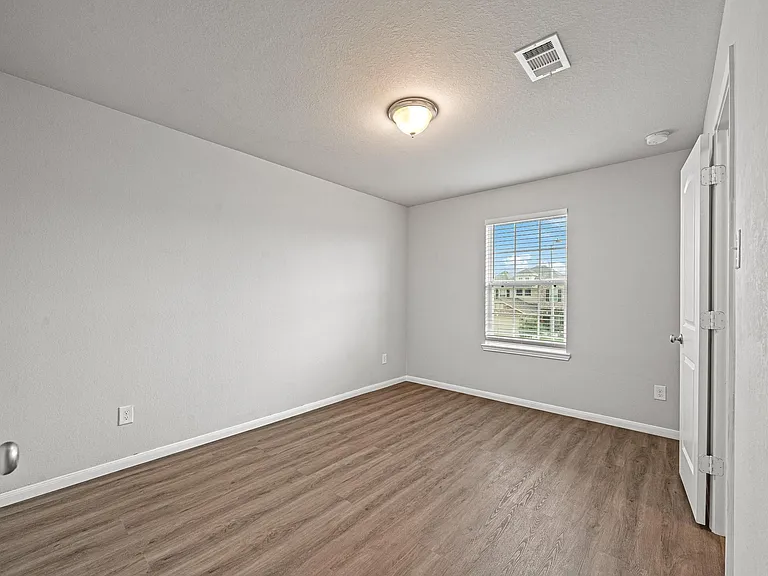 13826 Andover Park Dr — Photo 24