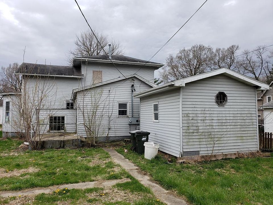 2nd image of 504 W 6th St