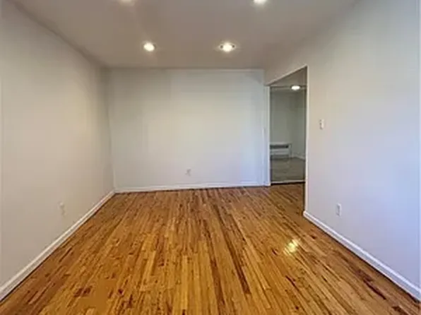 2072 East 68th Street image 4 of 24