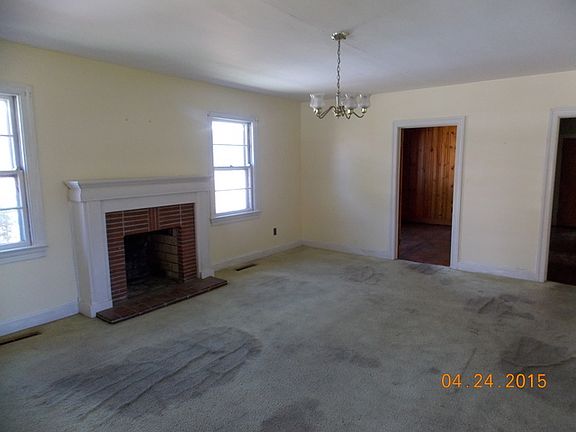 2nd image of 802 Poplar St