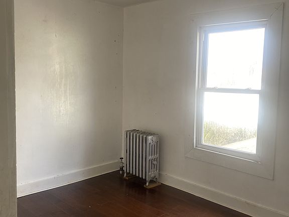 4th image of 29 Oakwood Ln