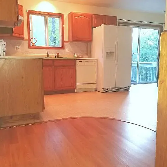 767 Rosewood Rd E — Photo 5