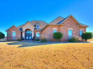 3704 Churchill Rd, Moore, OK 73165