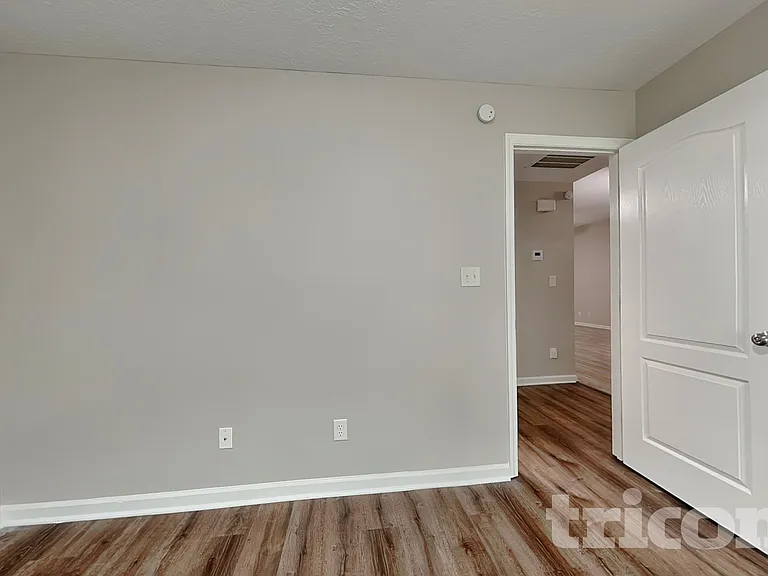 2124 Sylvan Lake Dr — Photo 10