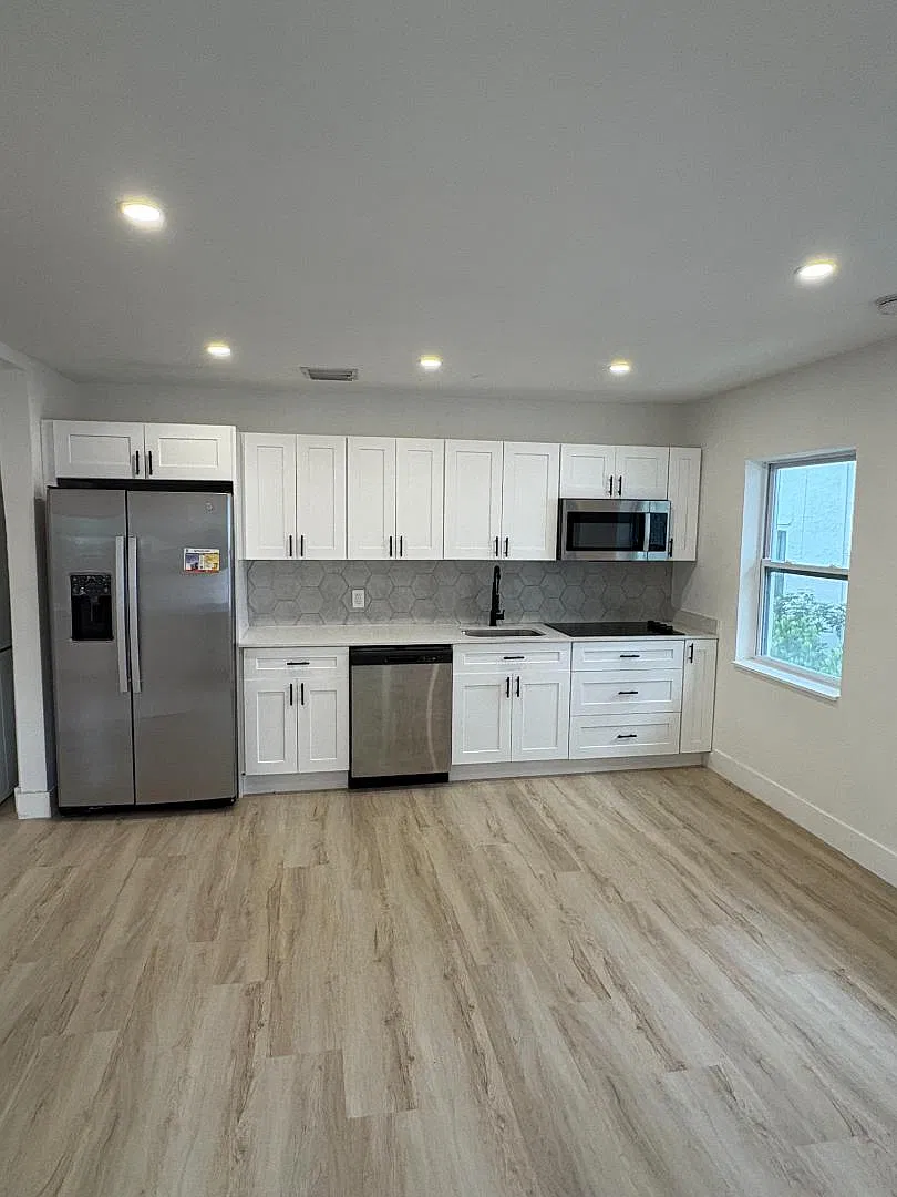 331 S Federal Hwy - Duplex Unit 2 — Photo 2