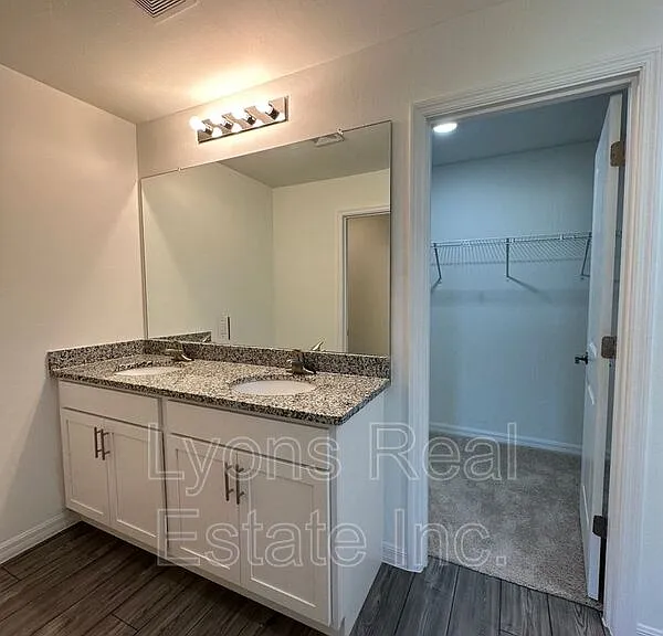 2604 NW 8th Pl — Photo 13