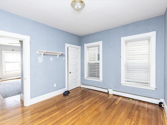 5th image of 614-618 E. Broadway