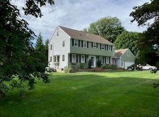 75 Taylor Rd, Portsmouth, RI 02871