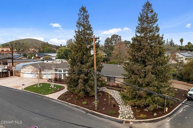 1st image of 743 Waverly Heights Dr