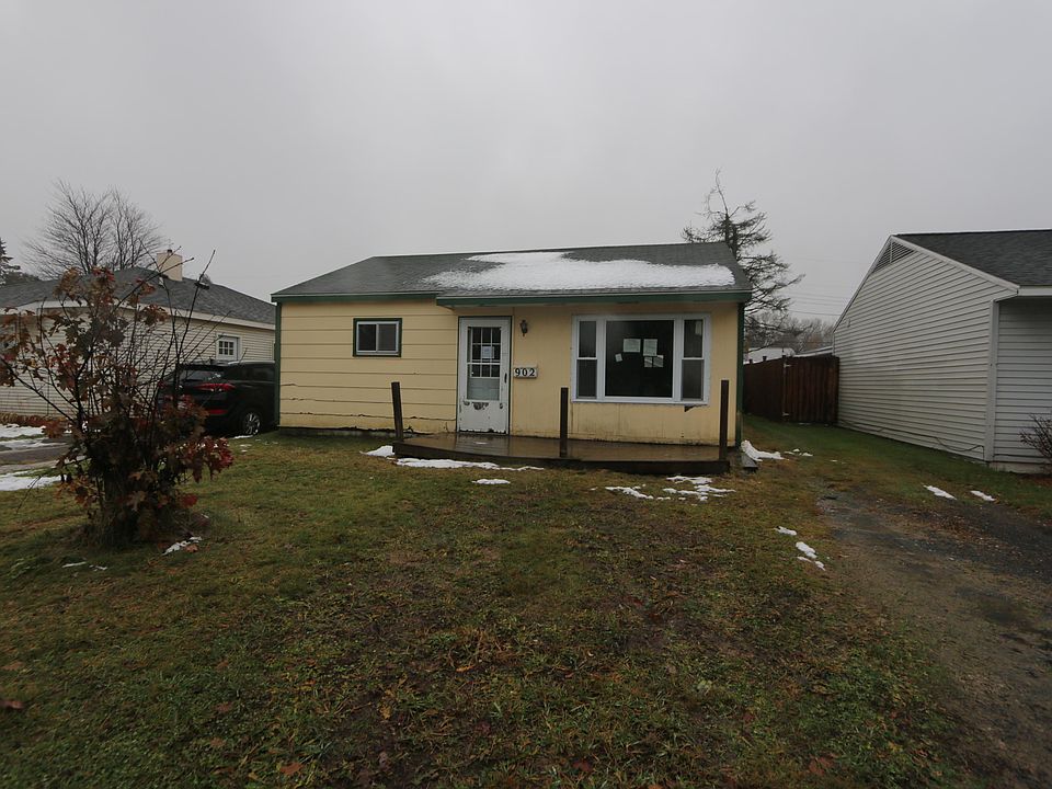 1st image of 902 E 8th Ave