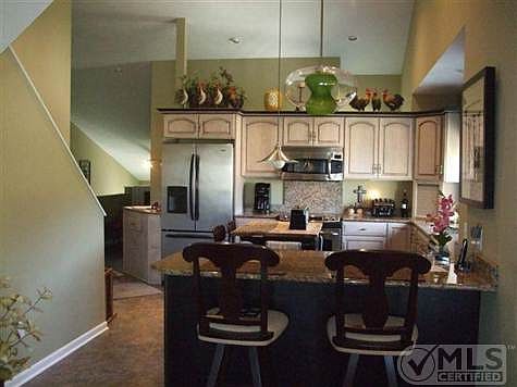 4th image of 1675 E Harbour Towne Cir #112A