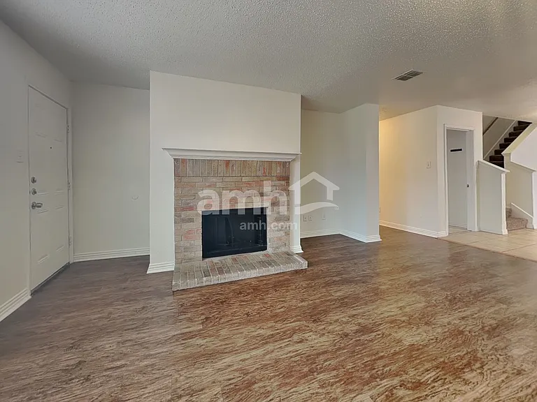 4405 Statesman Ln — Photo 7