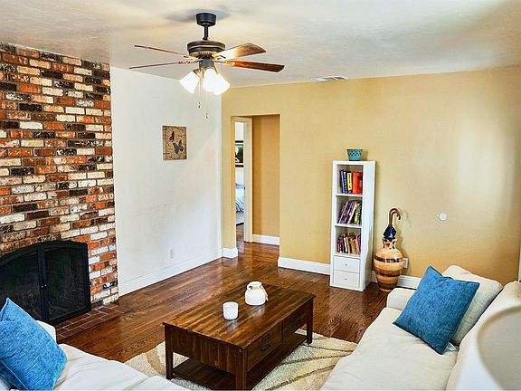 4th image of 2331 Rainbow Ave