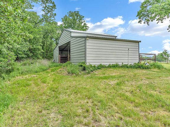 4th image of 228 Slayden Dr