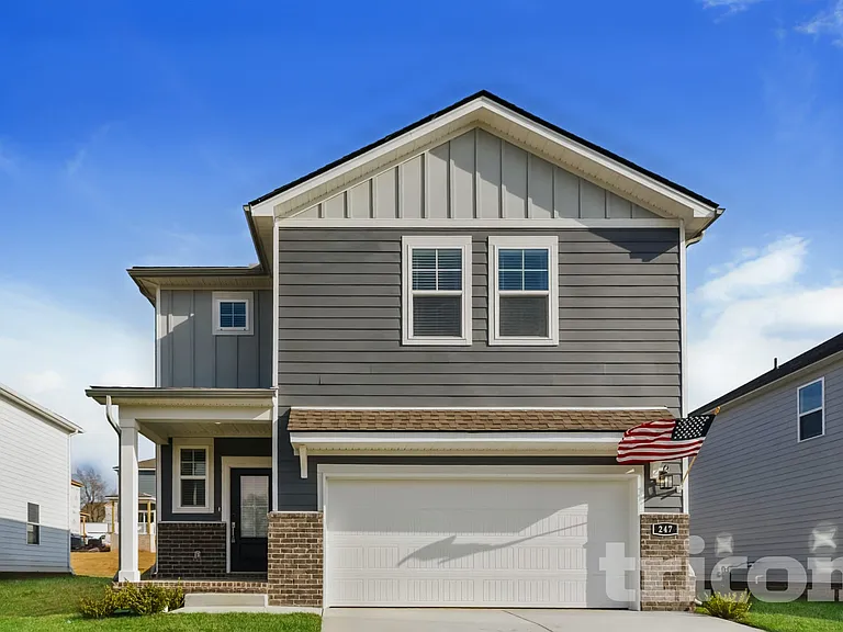247 W Millbrook Dr — Photo 1