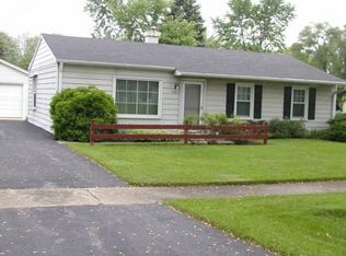 990 E Lilac Dr, Palatine, IL 60074