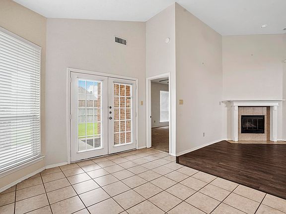 3rd image of 9620 Willow Branch Way