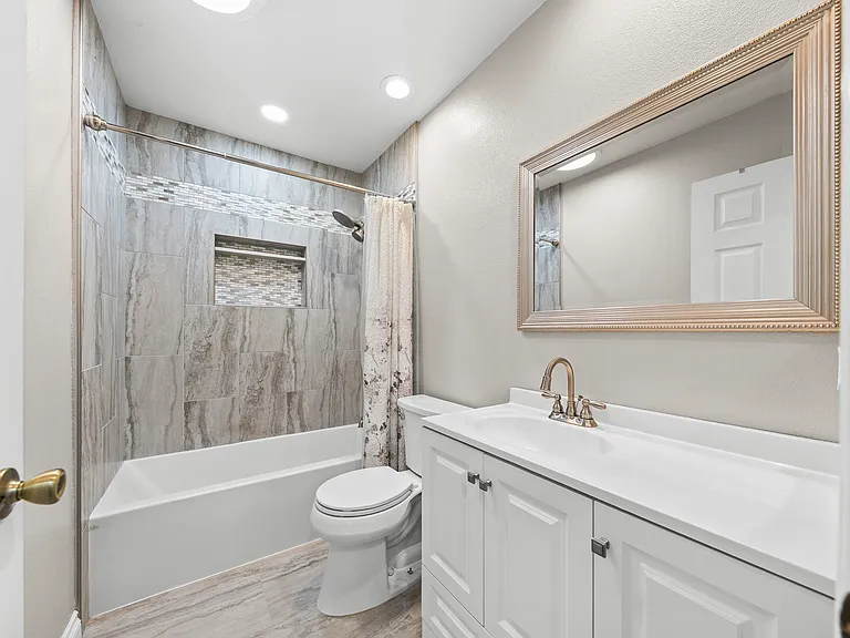 21699 Banner St — Photo 3