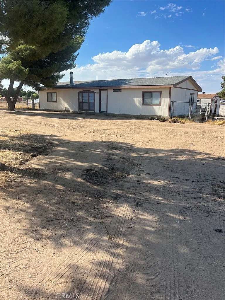 3 bed, 1340 sqft, $2,500 — Photo 2