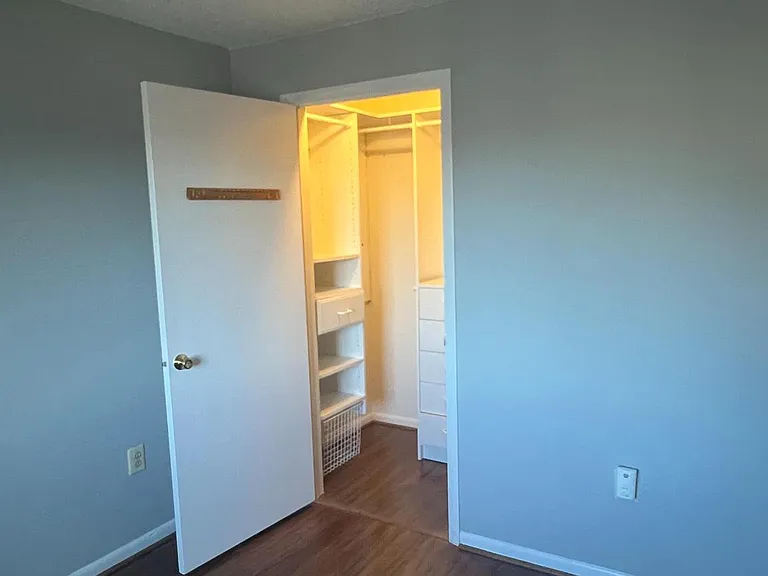 1315 Ravens Crest Dr — Photo 18