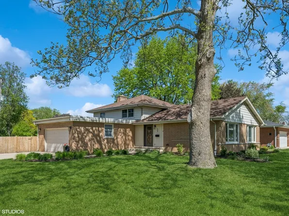 504 E Berkshire Ln, Mount Prospect, IL 60056