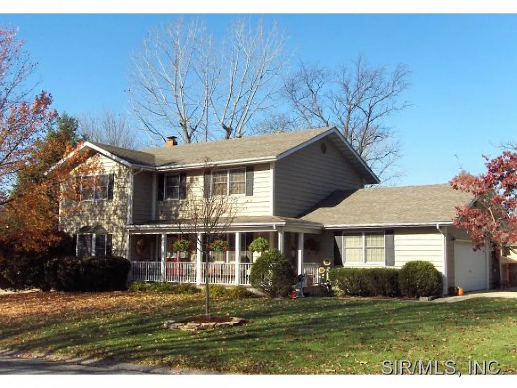 300 Jamestown Ct photo 1