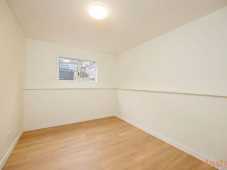 1115 Palmerston Ave — Photo 13