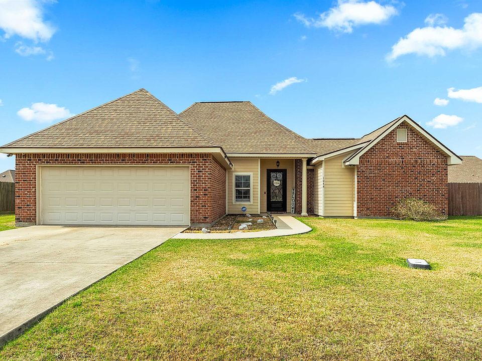 1st image of 104 Maple St