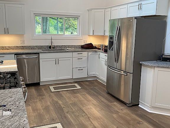 4th image of 24020 Dugan Dr