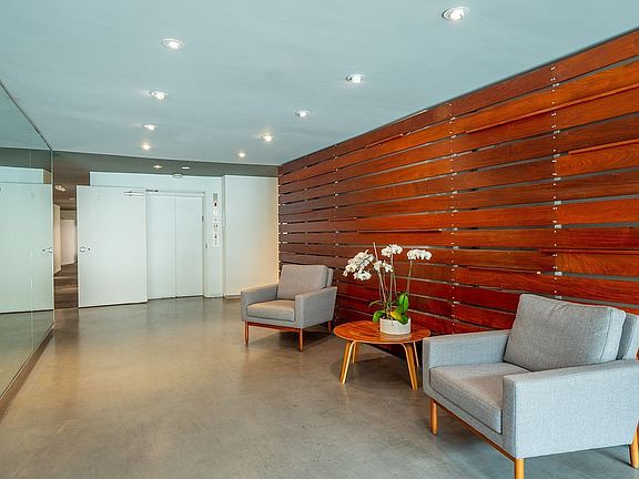 3rd image of 310 N Crescent Dr APT 209