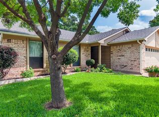 2127 Reverchon Dr, Arlington, TX 76017