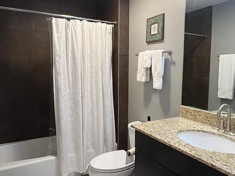 3245 N Ashland Ave #2E — Photo 11