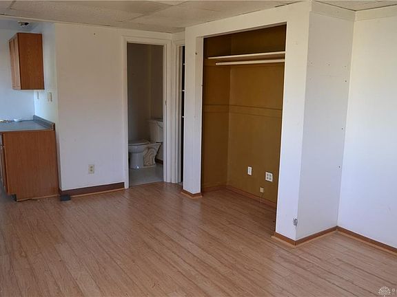 3rd image of 7 W Main St