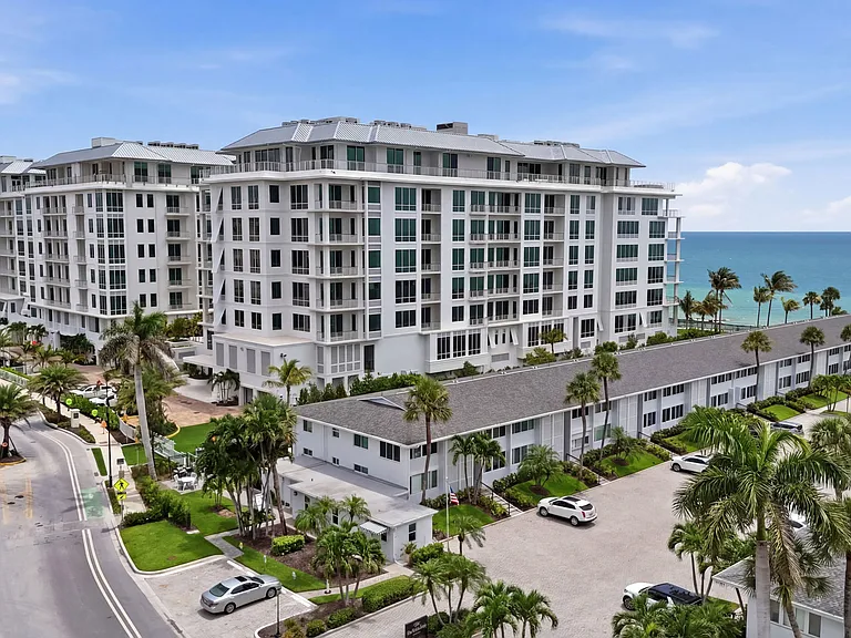 1065 Gulf Shore Blvd N #1 — Photo 13
