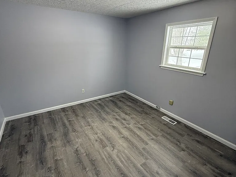 209 N Center St — Photo 9