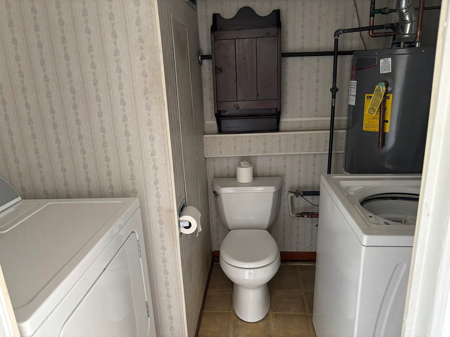 3 bed, 1.5 bath, 1775 sqft, $2,600 — Photo 3
