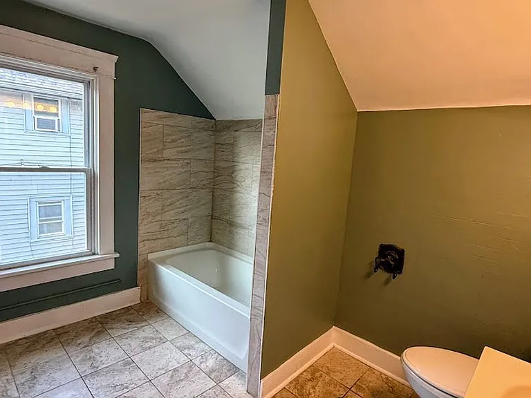 820 McGregor Ave NW — Photo 8