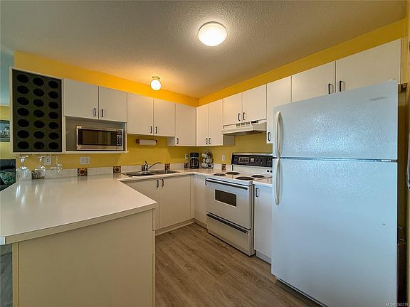 4th image of 650 Island Hwy S #104A
