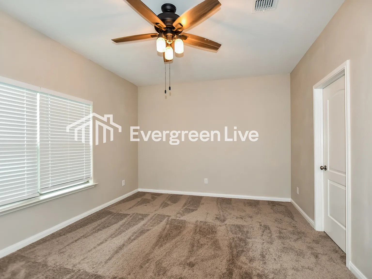 5 bed, 3.0 bath, 2617 sqft, $2,045 — Photo 3