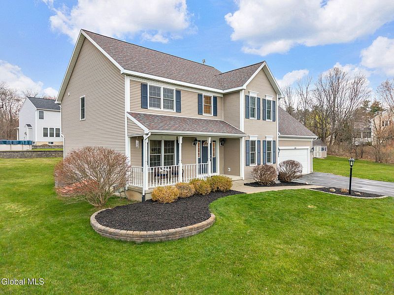 3rd image of 632 Maple Lane