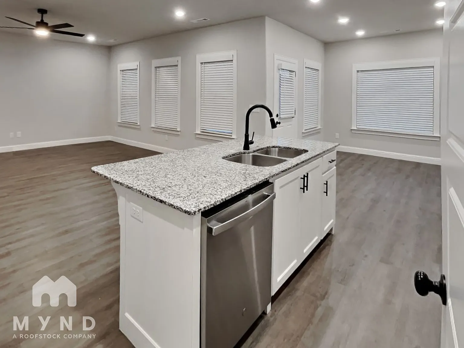 4 bed, 2.0 bath, 1750 sqft, $1,849 — Photo 4