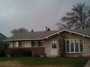 36 Ambassador Ave, Romeoville, IL 60446