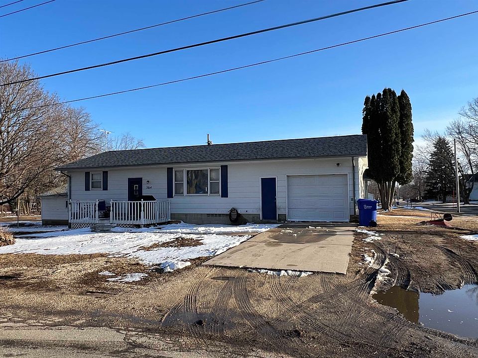 1st image of 304 Lincoln Dr NE