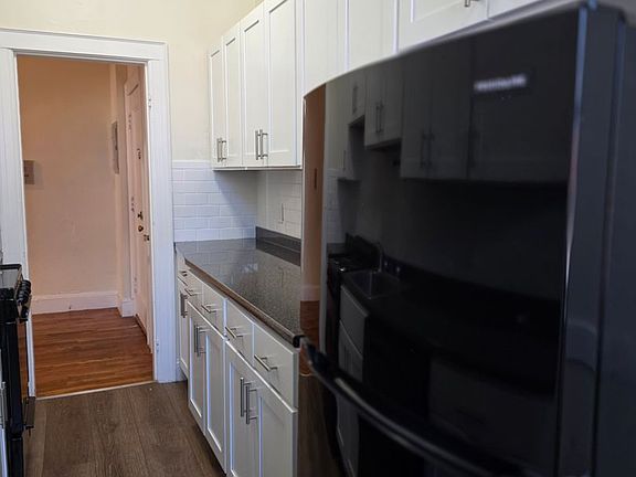 5th image of 2039 Commonwealth Ave APT 5